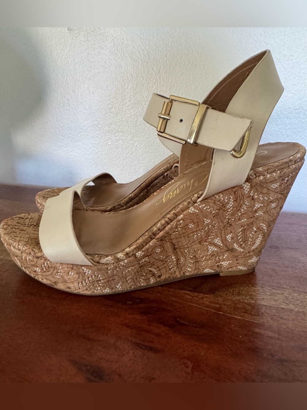 Arturo Chiang Cream Wedge Sandals with Embroidered Cork Heel 8.5